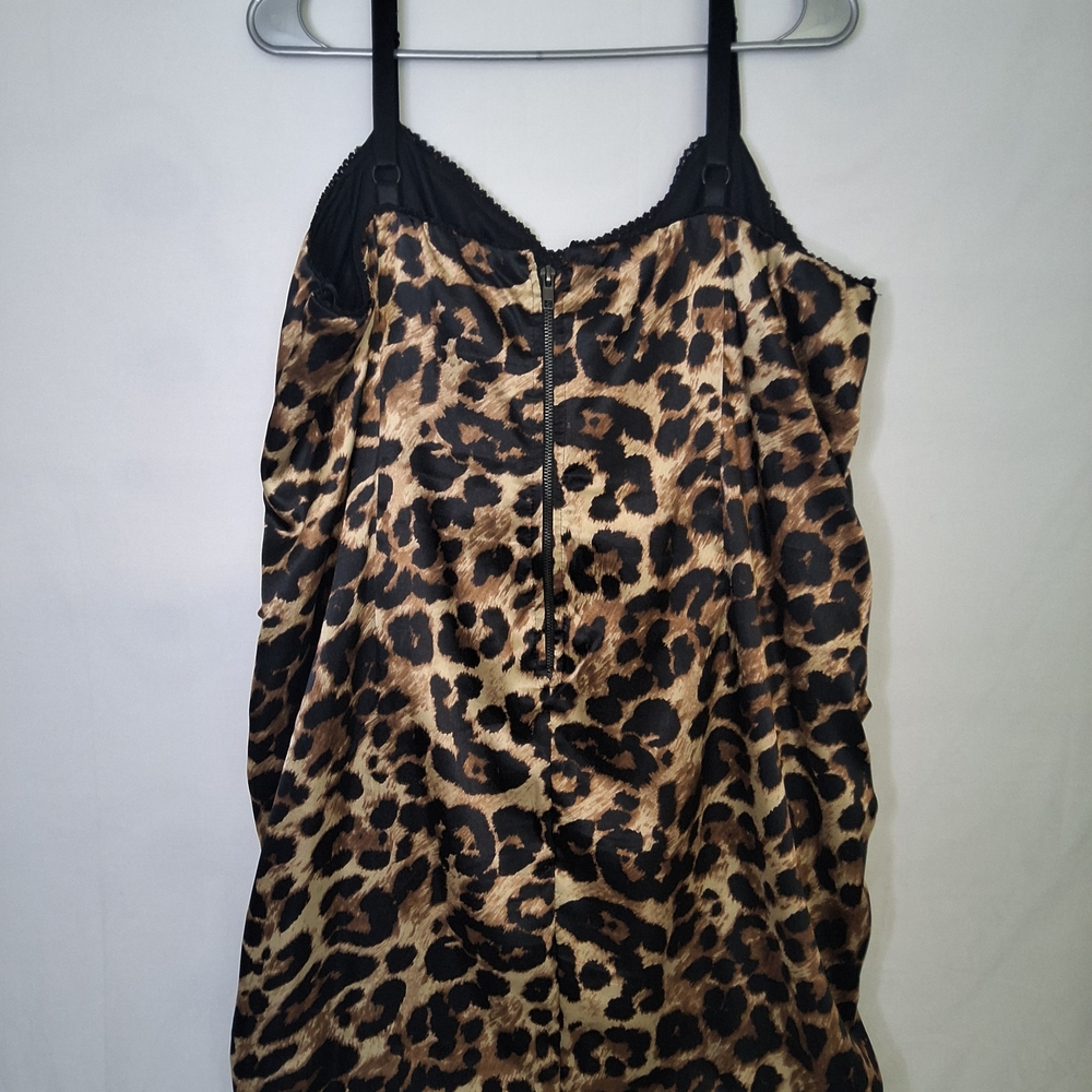 Leopard Print Ruched Dress - Picture 5 of 5